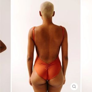 Londre Bodywear The Minimalist swimsuit